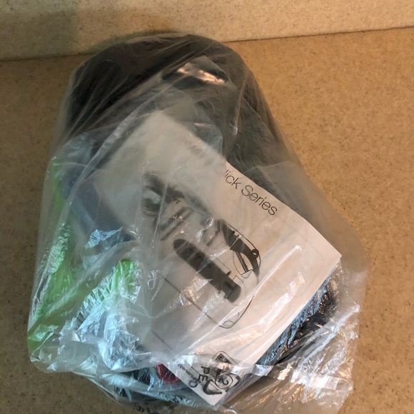 Tupperware Click Series Peeler - Picture 2 of 2